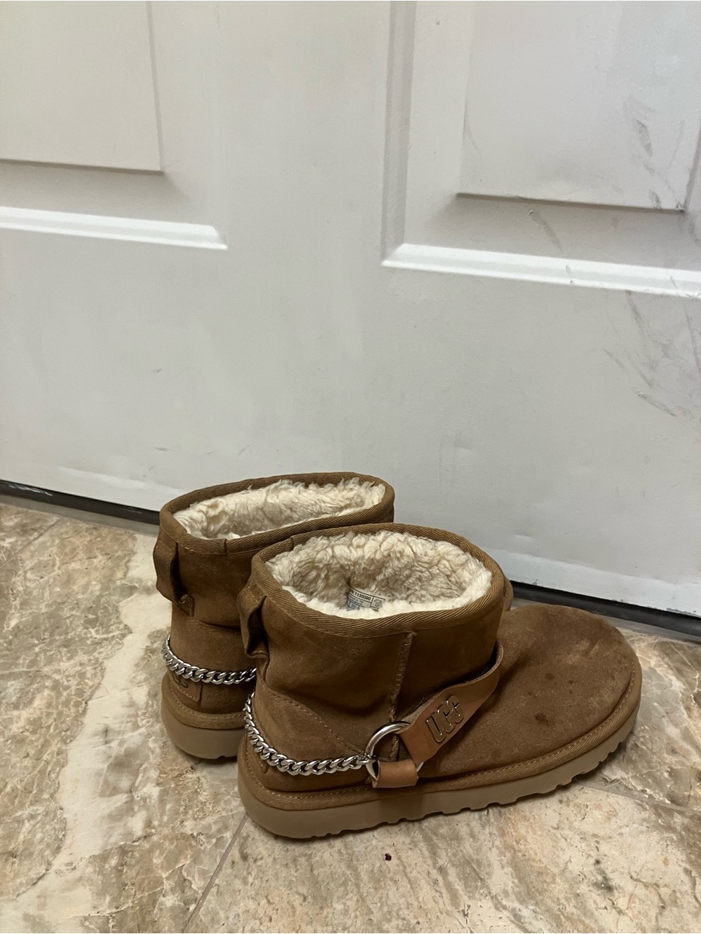 UGG Women’s Classic Mini Chains Chestnut Suede Boots - Picture 9 of 10